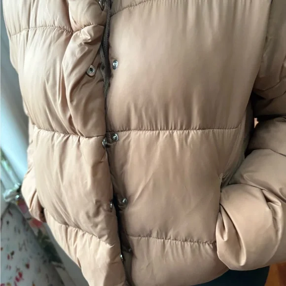 ALO Gold Rush Puffer - Picture 2 of 5